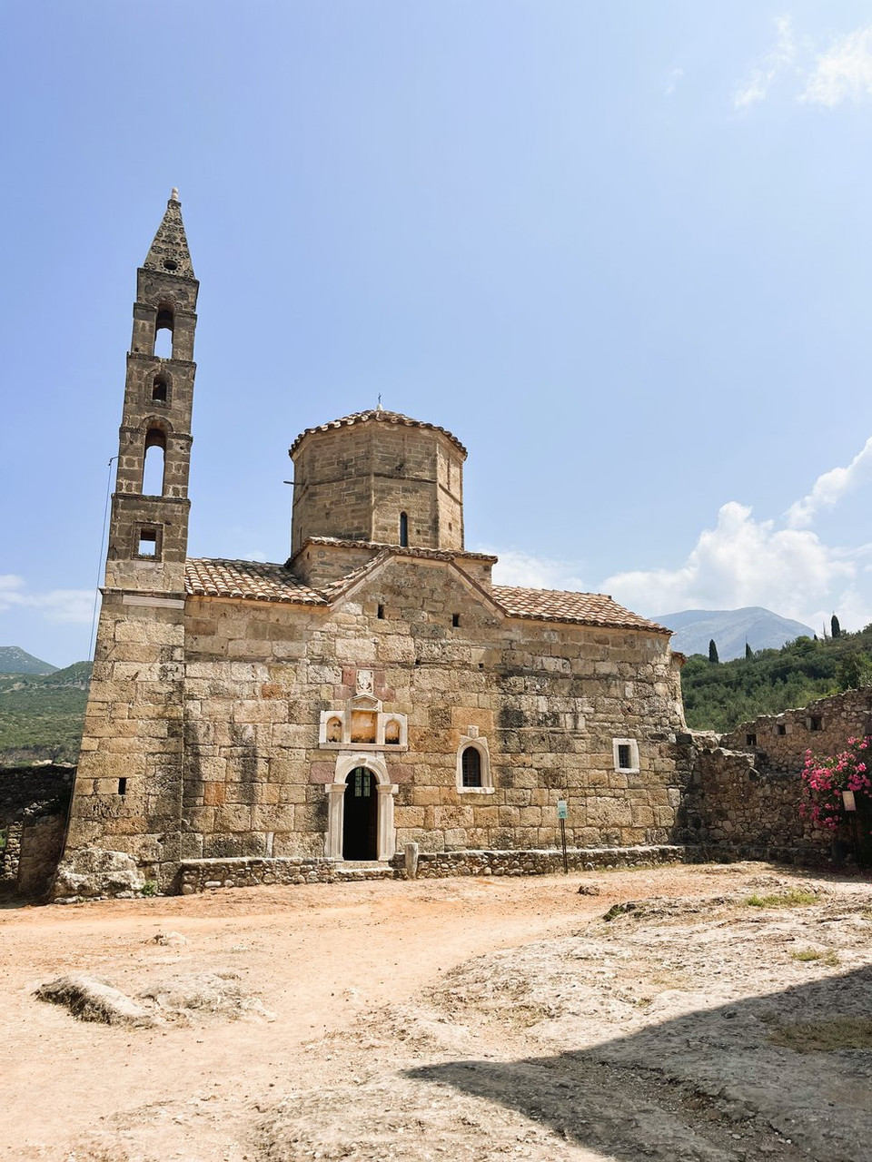Église byzantine en pierre - péninsule du Magne (Mani) - Grèce