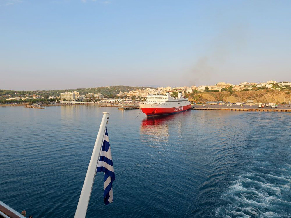 Traghetto nel porto di Rafina - Grecia