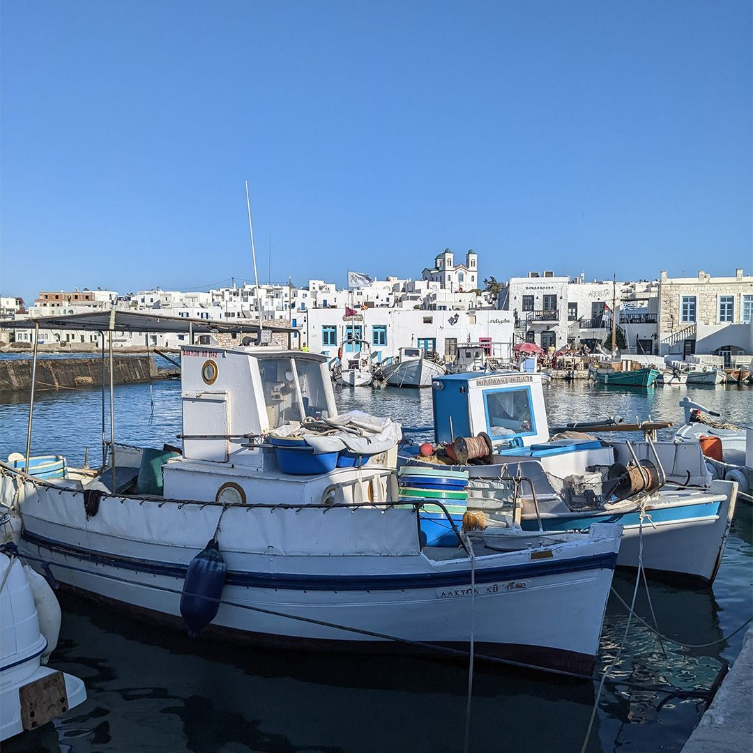 Barche da pesca nel porto di Naoussa - Paros - Grecia