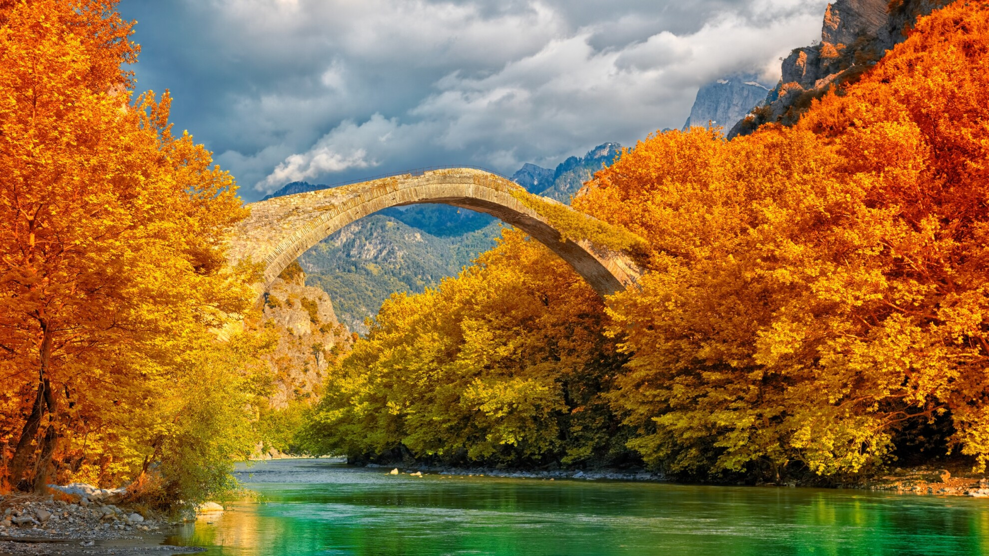 Grecia in autunno: viaggi a piedi e in bici - Kelifos
