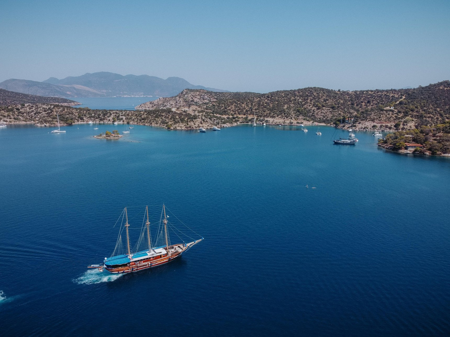 Grecia a luglio: viaggi a piedi e in bici - Kelifos